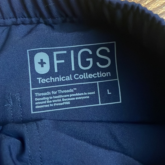 Men’s FIGS scrub pants - Picture 2 of 4